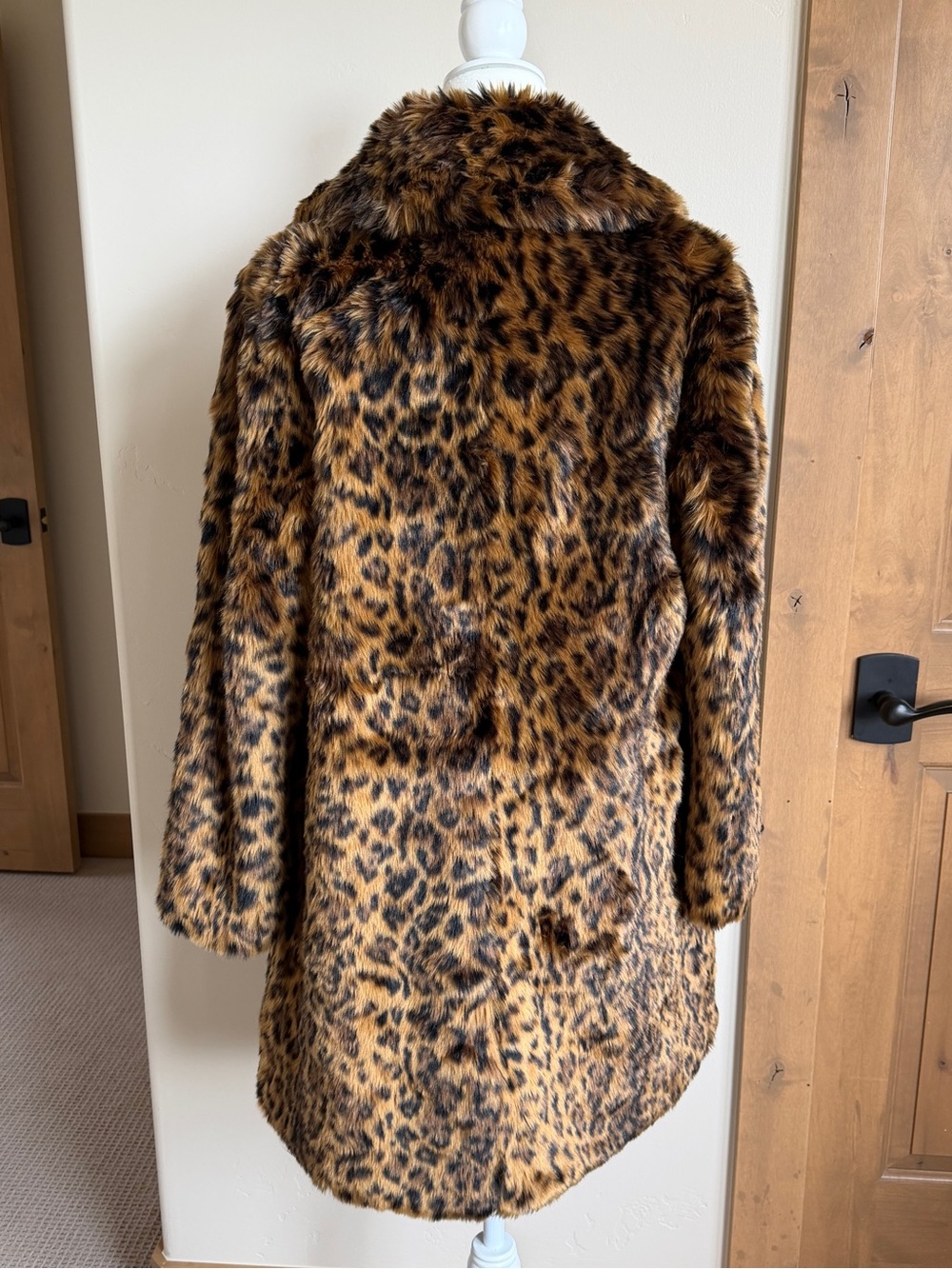 J. Crew Faux-fur leopard coat | Size M - Picture 3 of 5
